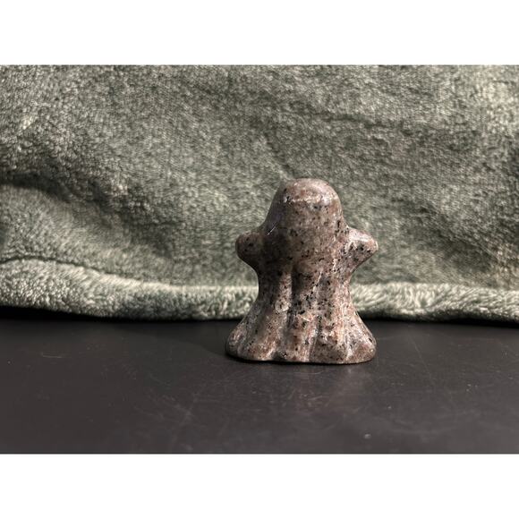 Small Yooperlite Ghost Carving UV Reactive - Picture 5 of 7